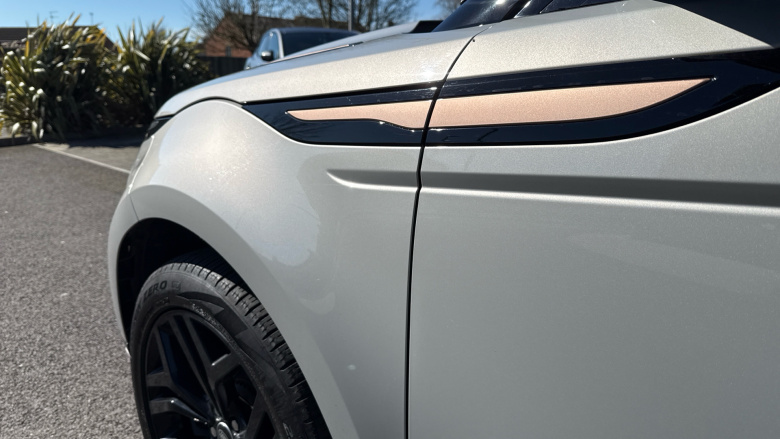 Land Rover Range Rover Evoque 1.5 P300e R-Dynamic SE 5dr Auto Hatchback